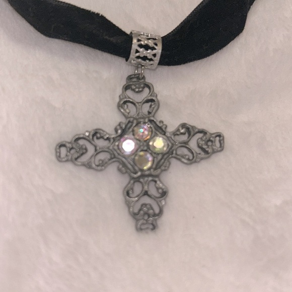 Elegant Black and Silver Cross Pendant Velvet Vintage Choker - Picture 2 of 3